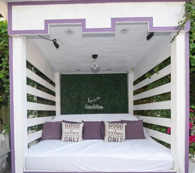 Amazing Modern 5 Bedroom Next To French Qt & Bourbon *