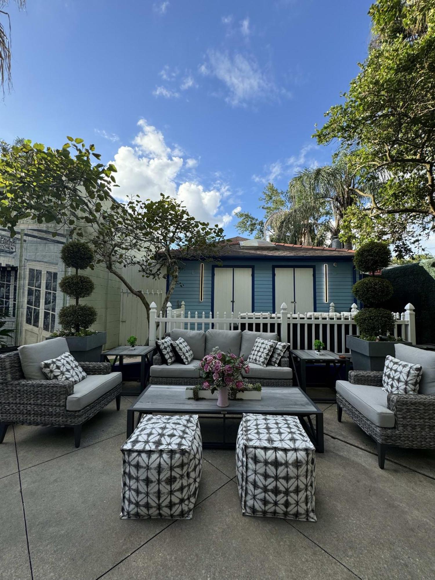 Amazing Modern 5 Bedroom Next To French Qt & Bourbon *